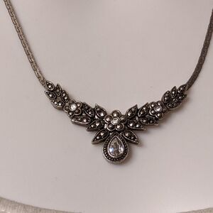 Vintage wings center stone floral pattern rhinestone smaller statement necklace